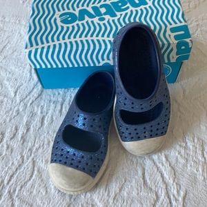 Native. Juniper Bling. Size 7.